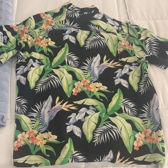 Tommy Bahama Leafy Green and Blue Shirt - Picture 11 of 11